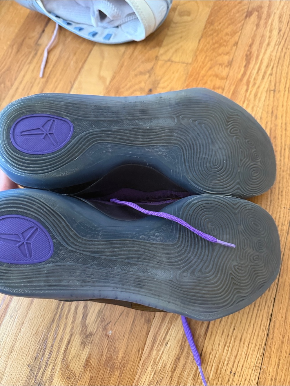 Nike Kobe 9 Elite Low Protro "Michael Jackson / Moonwalker" (2025) - Picture 6 of 8